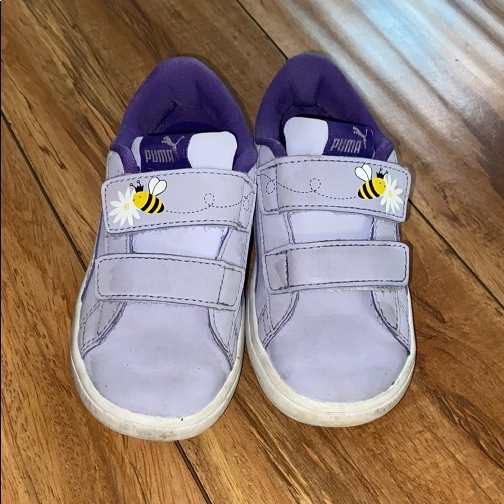 Girls Puma tennis shoes